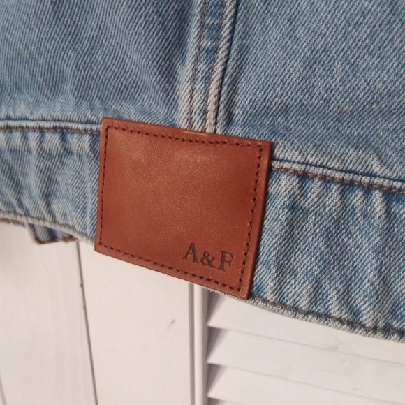 NEW Abercrombie and fitch Denim Jean Jacket - Picture 4 of 5